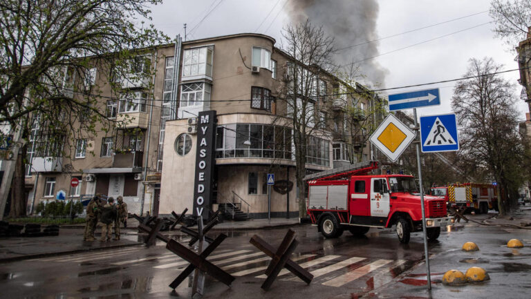 ++ News zum Ukraine-Krieg ++ Zwei Tote bei Angriff auf Spielplatz in Charkiw