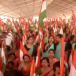 Over 75,000 Indians wave national flag simultaneously in bid to break Pakistani record