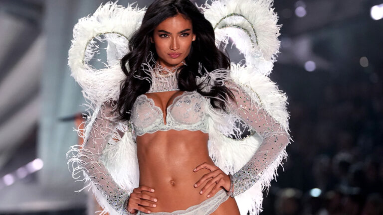 Victoria’s Secret model Kelly Gale shares 8-minute ab workout: ‘4 exercises 30 seconds each’