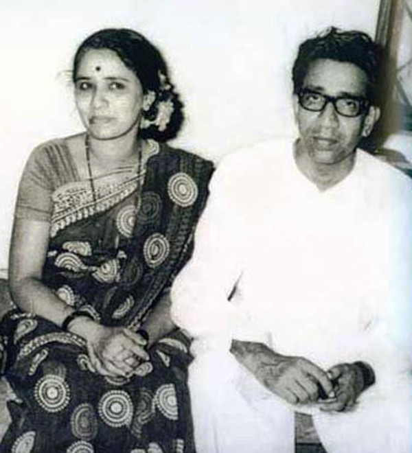 Bal Thackeray With His Wife